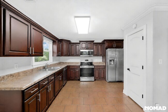 Foto del edificio - 82 Grove Hill Ln