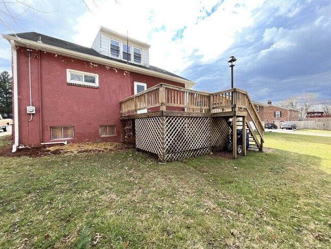 Foto del edificio - 2235 Middle St