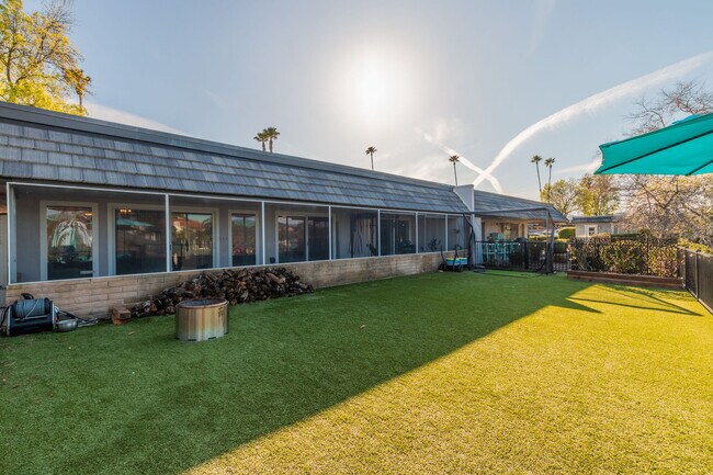 Building Photo - 22420 Canyon Club Dr
