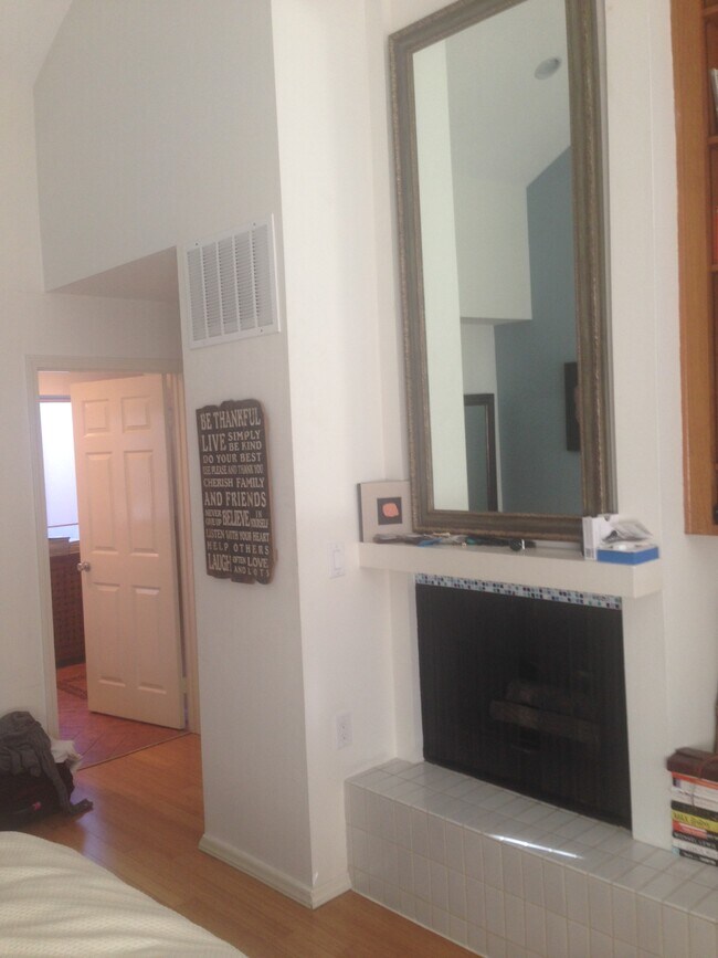 Foto del edificio - 10911 Bluffside Dr