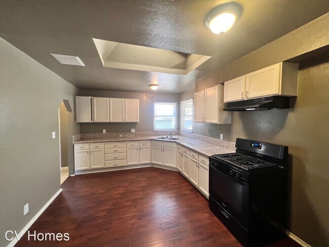 Building Photo - 3 br, 2 bath House - 3605 N. Backer Ave.