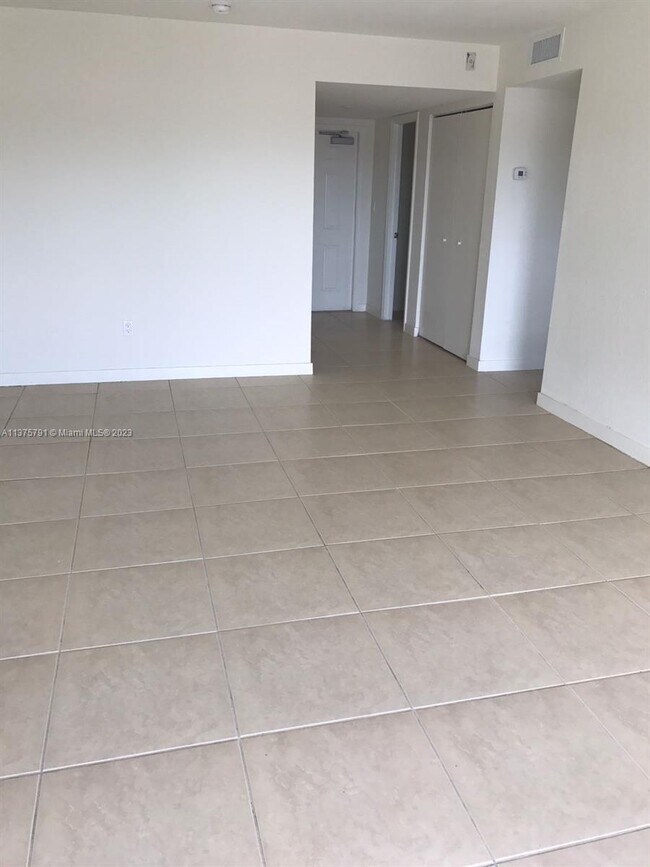 Foto del edificio - 15201 NE 6th Ave