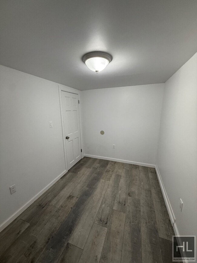 Building Photo - 92-49-92-75 75th St