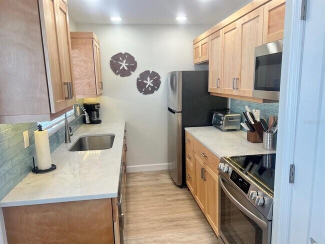 Foto del edificio - 6020 Midnight Pass Rd