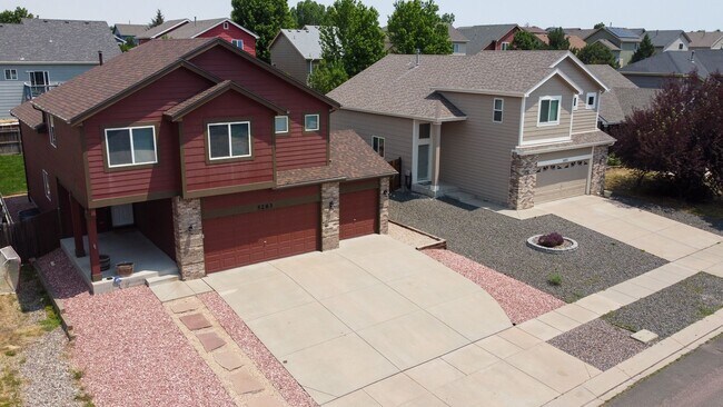 Foto del edificio - Beautiful home with 4 bedrooms, 2 1/2 bathrooms, 3-car garage in cul-de-sac available for $2,350