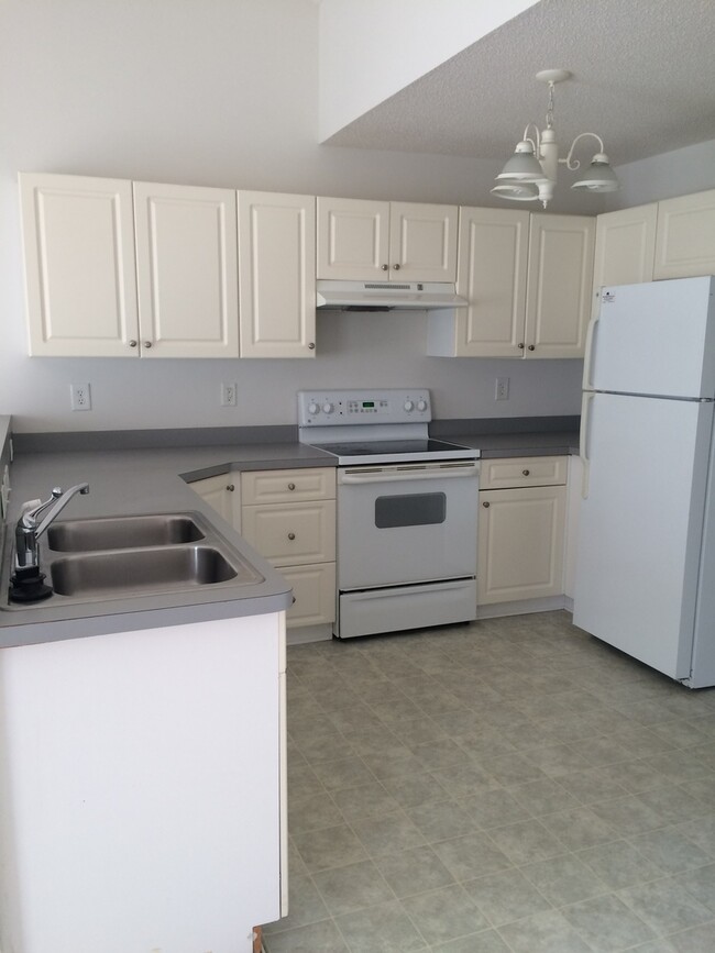 Building Photo - 3 Bed, 2 Bath for Rent in The Peninsula at...