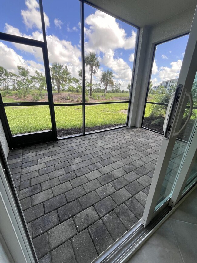 Foto del edificio - 12320 Wellen Golf St
