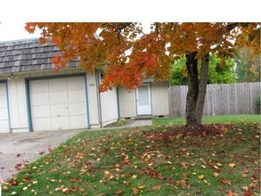 Building Photo - 888 Shawnee Dr SE