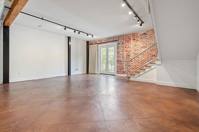 Building Photo - MATTRESS FACTORY CONDOMINIUMS