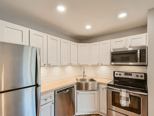 Stainless steel appliances - 2100 Ridge Dr