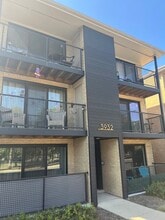 Building Photo - 3932 N Narragansett Ave