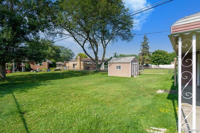 Building Photo - 13103 Iowa Dr