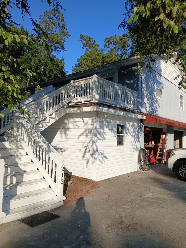 Building Photo - 1212 Manorway Dr