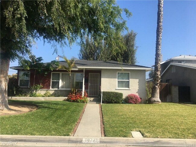 Building Photo - 3 br, 3 bath House - 10721 Lora St