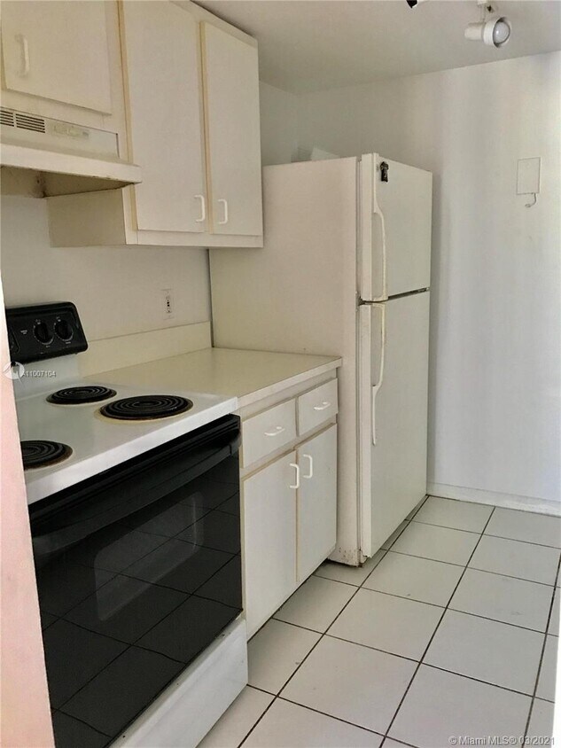Foto del edificio - 2350 NE 135th St