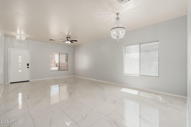 Foto del edificio - 22966 W Hopi St