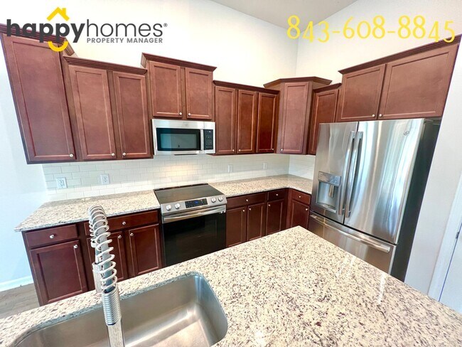 Building Photo - 3x2 home in Saint John's Lake one of John'...