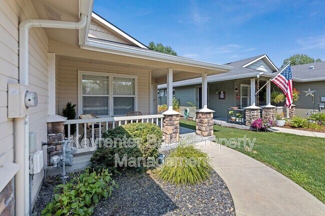 Foto del edificio - 8333 N Duncan Ln