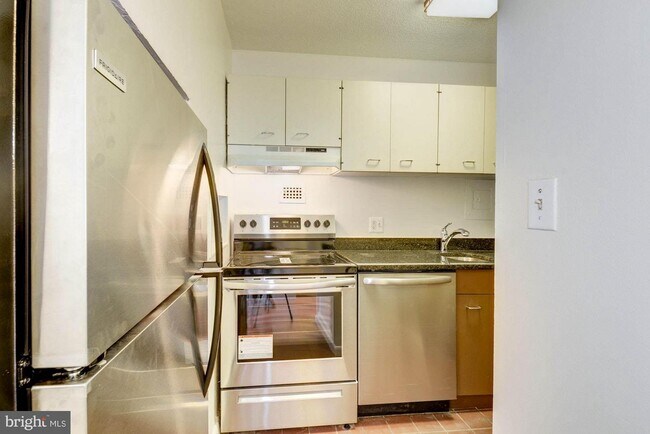 Foto del edificio - 1800 R St NW