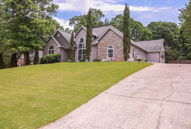 Building Photo - 5377 Fawn Ivey Ln