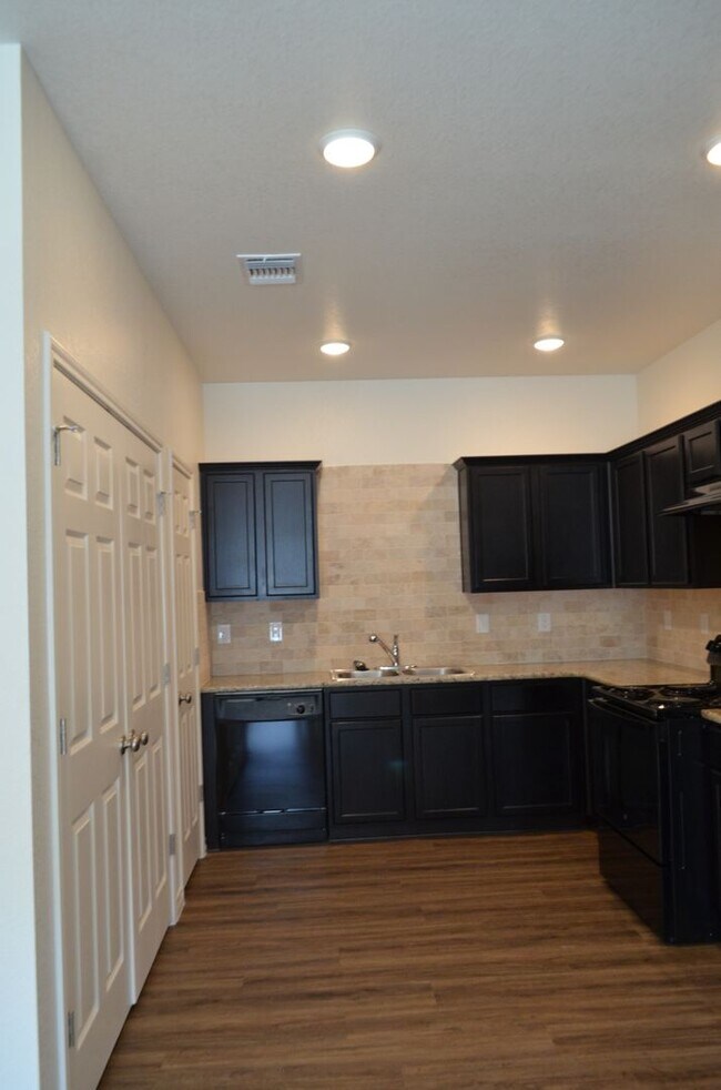 Building Photo - 916 Industrial Ave