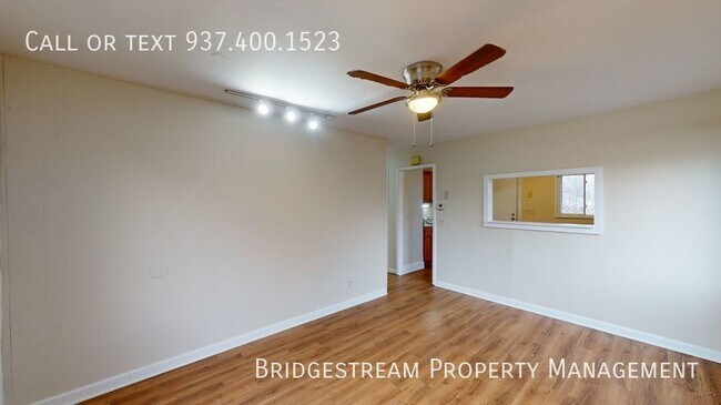Building Photo - Nice 3 bedroom, 1 bath home with 2 car det...
