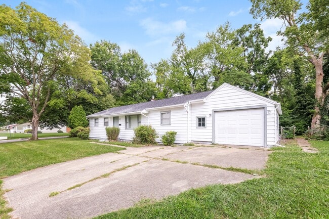Building Photo - 5301 Woodbine Ave