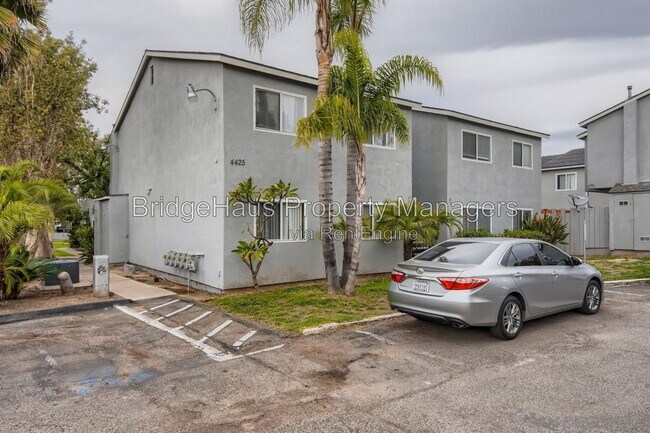Foto del edificio - 4435 Tremont St