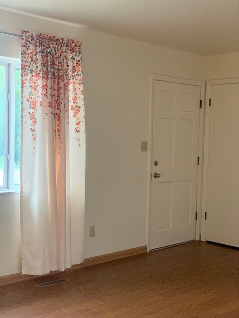 Building Photo - 401 N Impala Dr