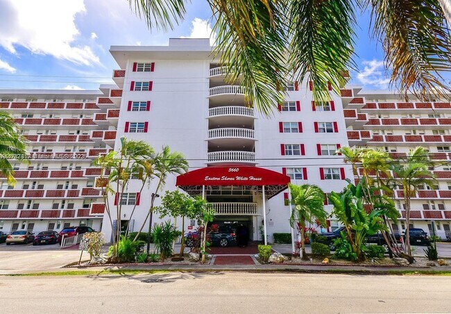 Foto del edificio - 3660 NE 166th St