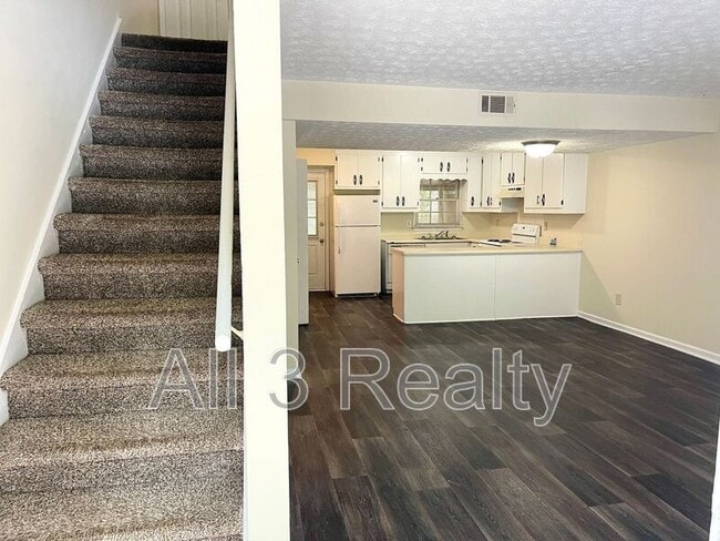 Building Photo - 310 S Jeff Davis Dr