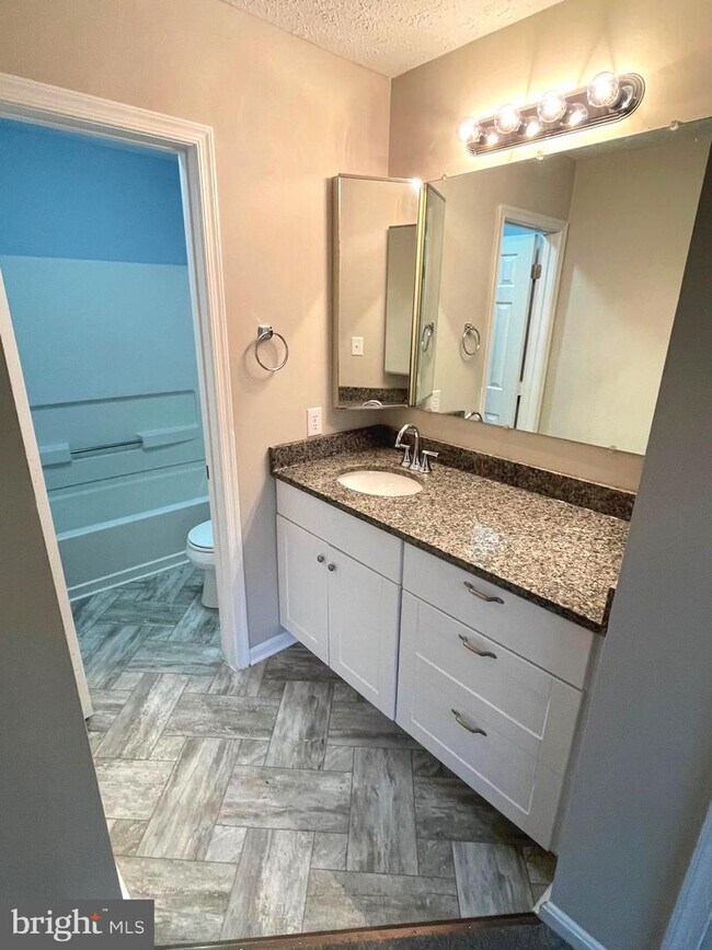 Foto del edificio - 6133 Sea Lion Pl