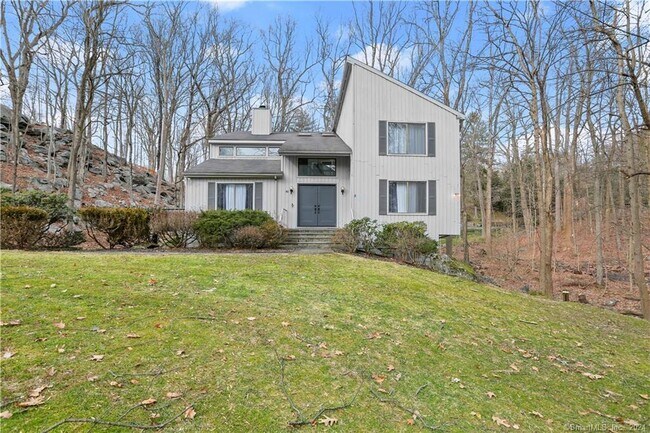 Building Photo - 80 E Ridge Rd