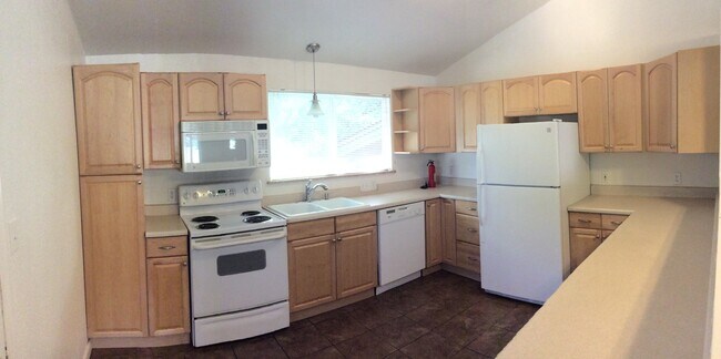 Building Photo - 700/702 South Lashley Lane