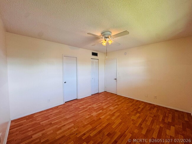 Building Photo - 8025 S Colony Cir