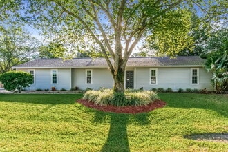 Building Photo - 10757 Spurs Ct