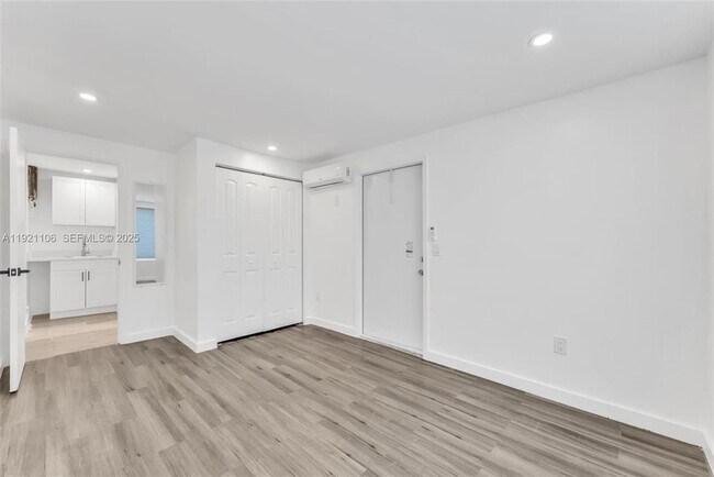 Foto del edificio - 4917 SW 43rd Terrace