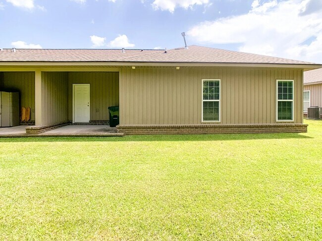 Building Photo - Stables 139