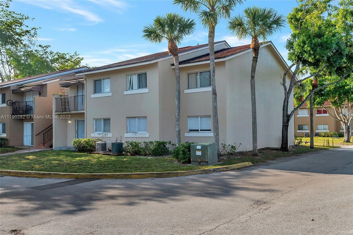 1186 Lake Terry Dr Unit L, West Palm Beach, FL 33411 Condo for Rent