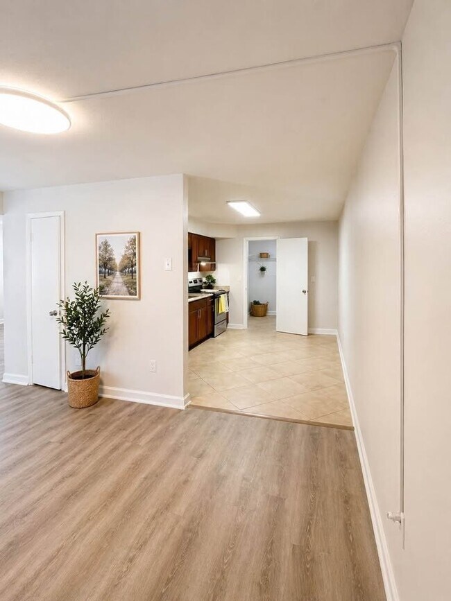 Foto del edificio - 310 S Orleans Ave