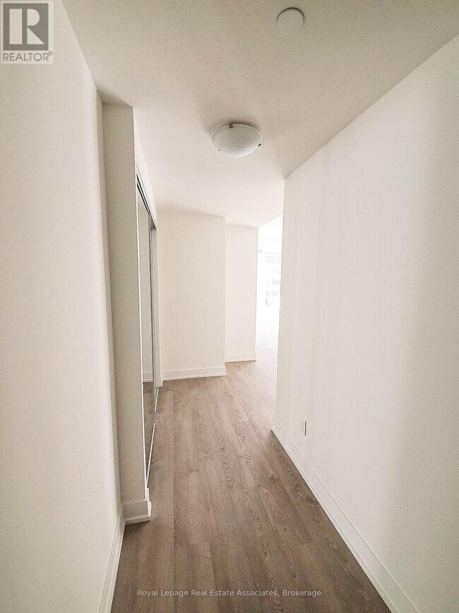 Building Photo - 9 Mabelle Ave