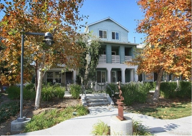 Primary Photo - 40 Quartz Ln