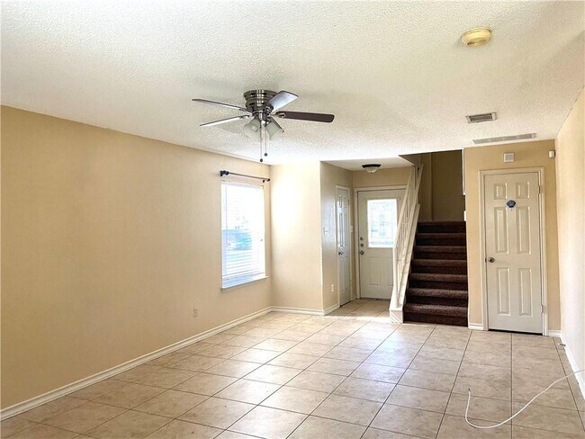 Foto del edificio - 13305 Black Canyon Dr