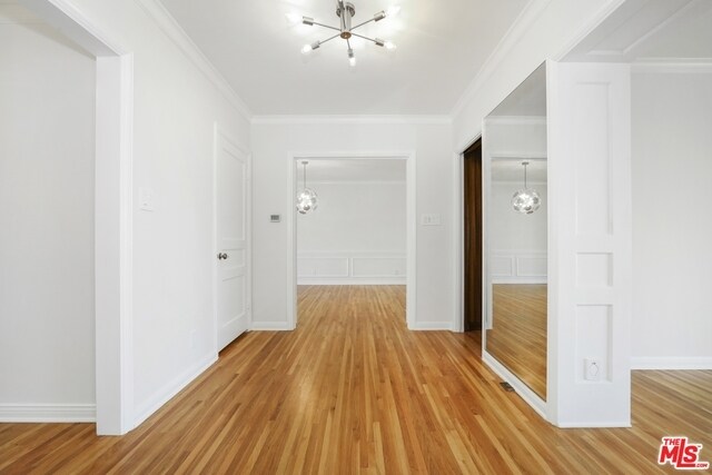 Building Photo - 2675 Glendower Ave