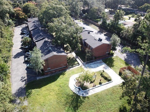 Building Photo - 2125 Hyde Park Rd