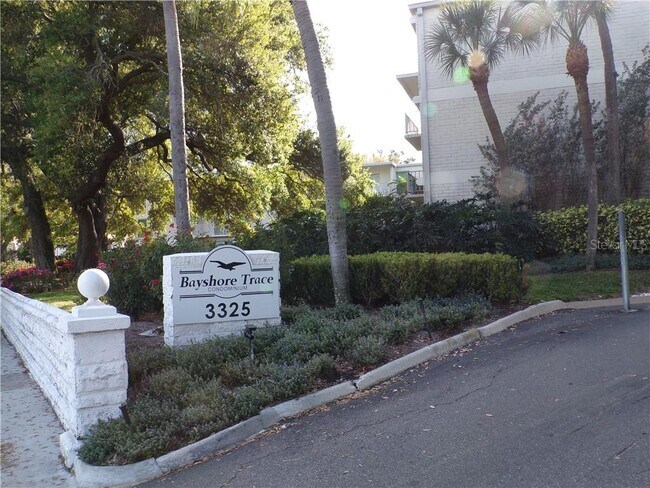 Foto del edificio - 3325 Bayshore Blvd