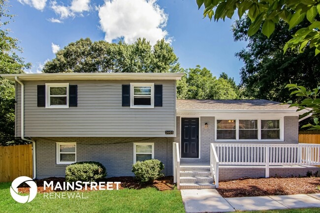 Building Photo - 1605 Rolling Meadow Ln