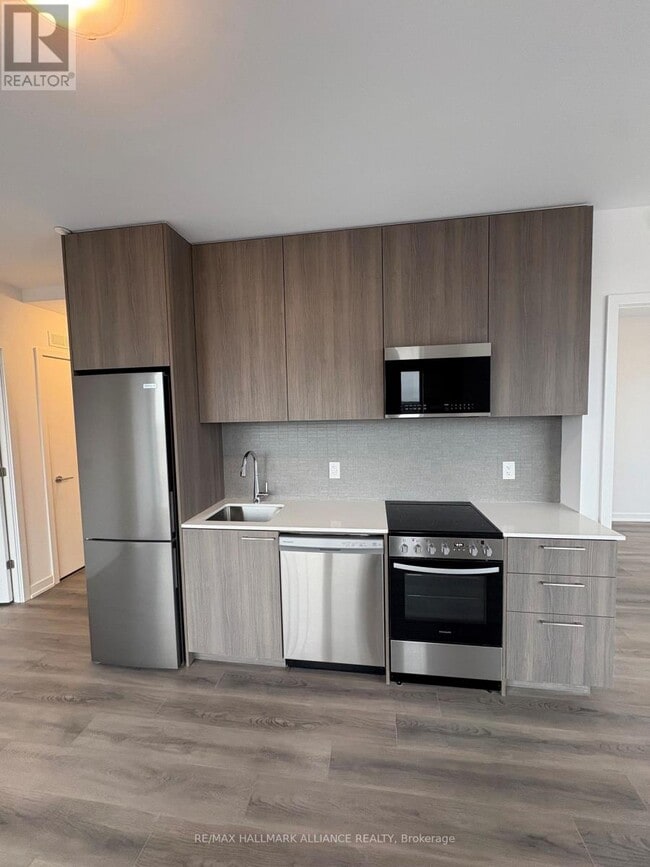 Photo du bâtiment - 7439 Kingston Rd