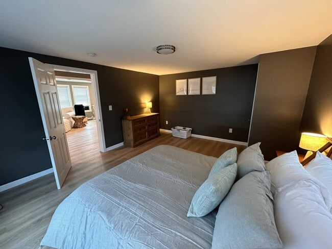 Building Photo - 301 Portsmouth Ave