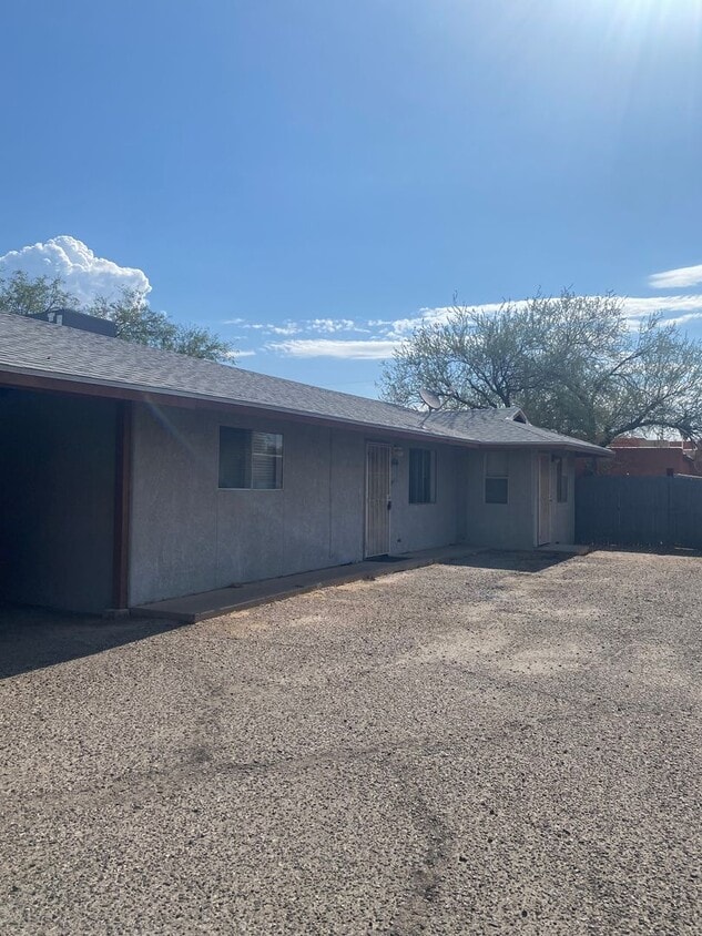 Primary Photo - Sparkman Triplex